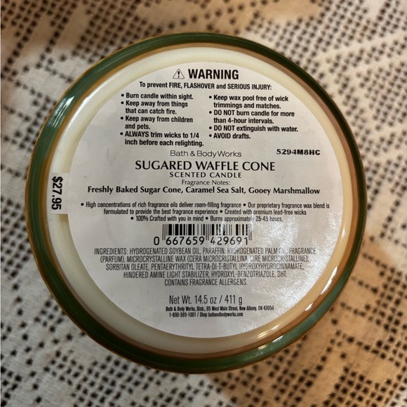 (2025) Bath & Body Works Sugared Waffle Cone Candle - Orange and Mint - Picture 2 of 2